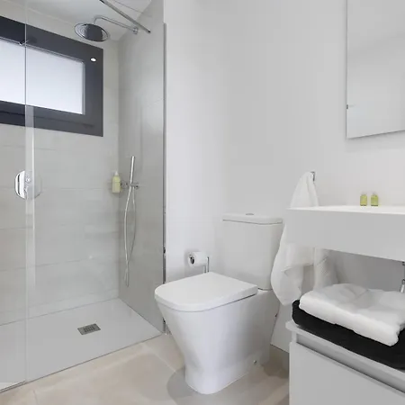 Modern Luxury With Terrace In Higueron شقة فوينخيرولا