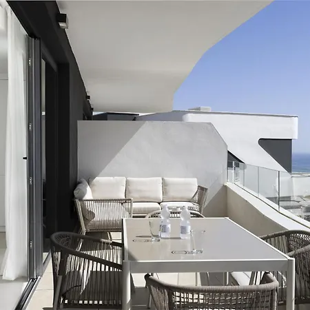 Modern Luxury With Terrace In Higueron فوينخيرولا