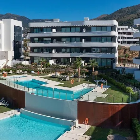 Modern Luxury With Terrace In Higueron Апартаменты *