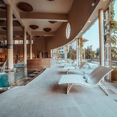 Modern Luxury With Terrace In Higueron