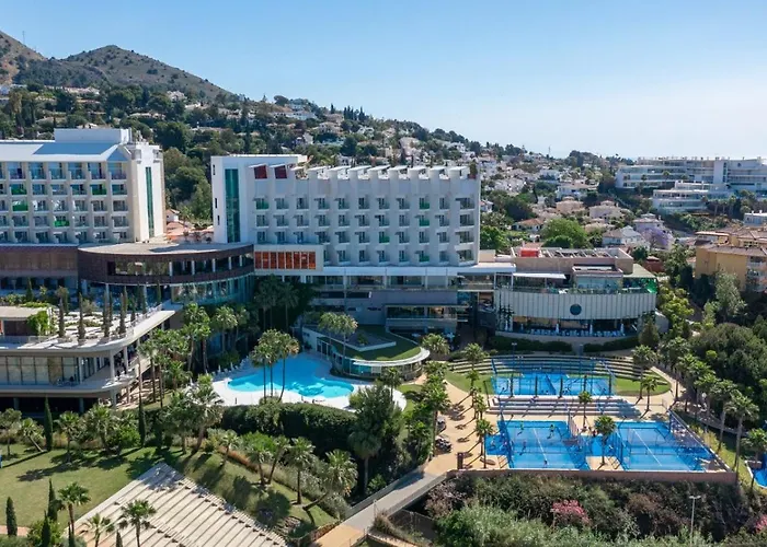 Modern Luxury With Terrace In Higueron *