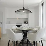 Modern Luxury With Terrace In Higueron *